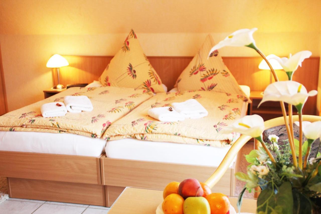 Pension Fischerhaus ทรัสเซนไฮเดอ ภายนอก รูปภาพ