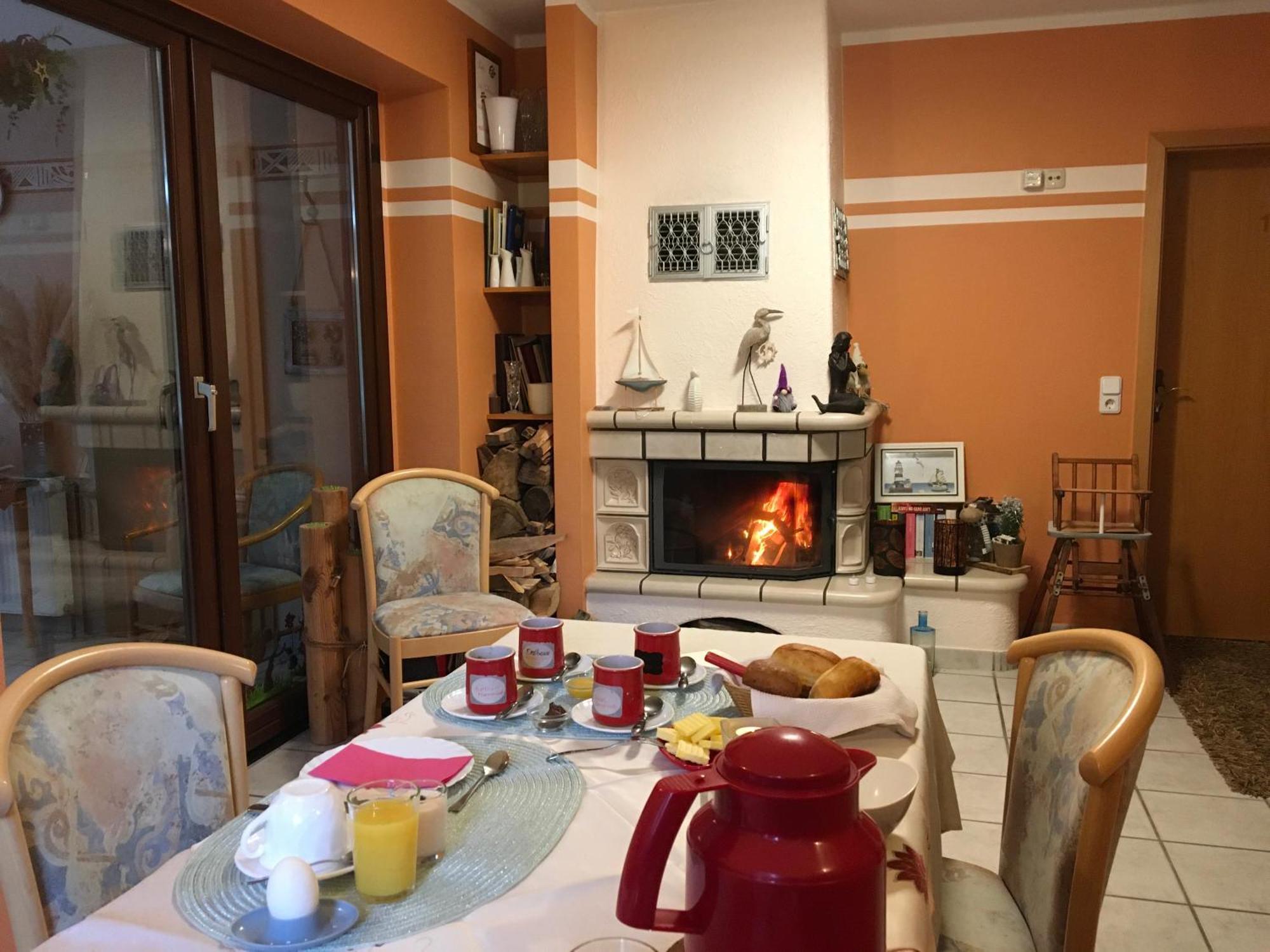 Pension Fischerhaus ทรัสเซนไฮเดอ ภายนอก รูปภาพ