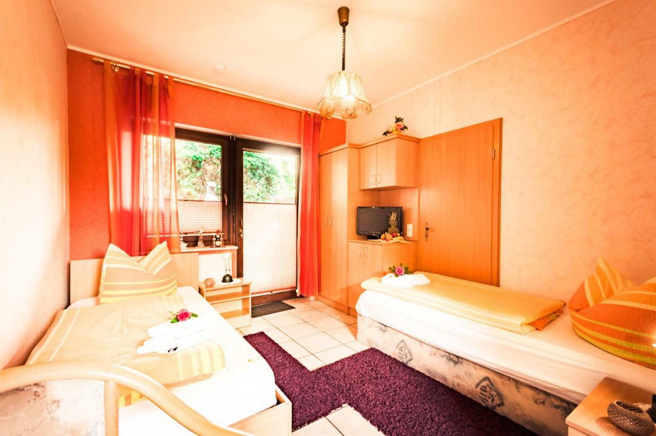 Pension Fischerhaus ทรัสเซนไฮเดอ ภายนอก รูปภาพ