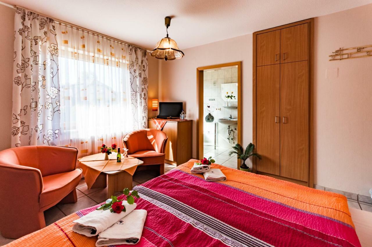 Pension Fischerhaus ทรัสเซนไฮเดอ ภายนอก รูปภาพ