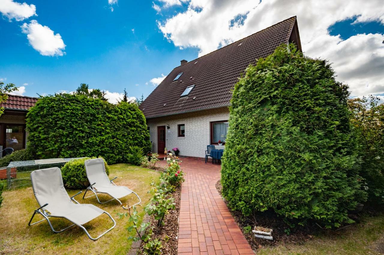 Pension Fischerhaus ทรัสเซนไฮเดอ ภายนอก รูปภาพ