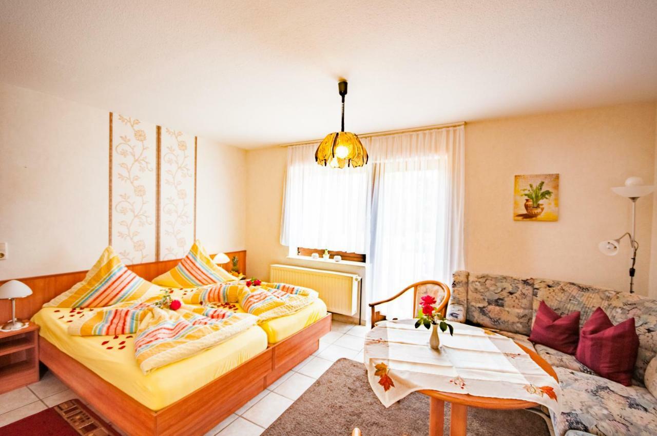 Pension Fischerhaus ทรัสเซนไฮเดอ ภายนอก รูปภาพ